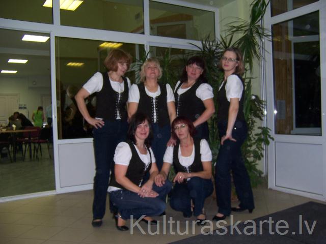 Amatas kultūras centra līnijdeju grupa''Country Girls''